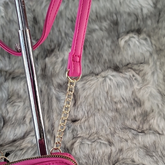Juicy Couture Vibrant Pink Crossbody Cell Phone  Bag with Gold Accents NWT - Picture 7 of 13